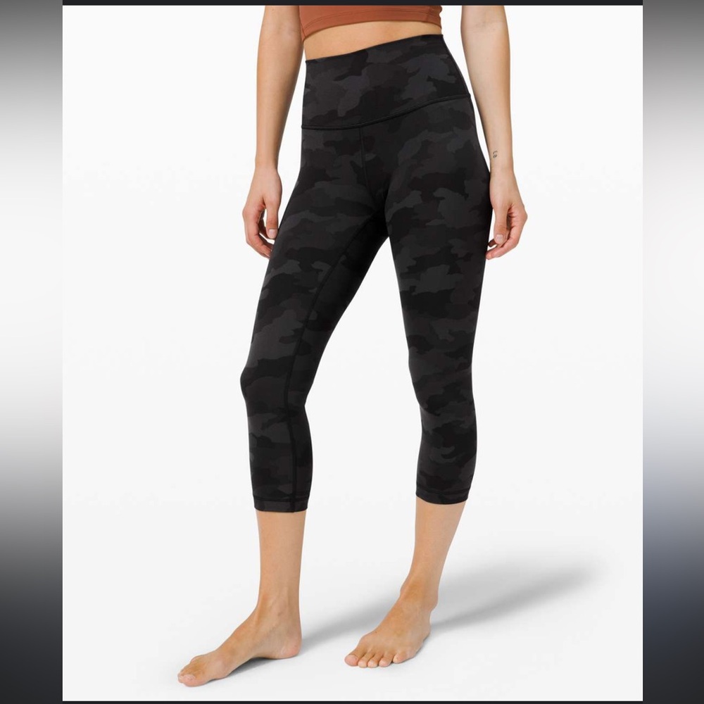 Lululemon- Sz 14- Black Camo- Wunder Under- Cropped